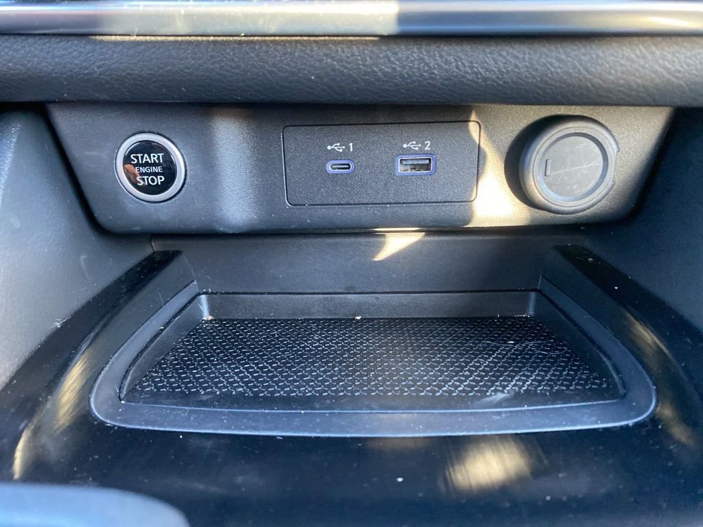 Used 2023 Nissan Rogue S image 28