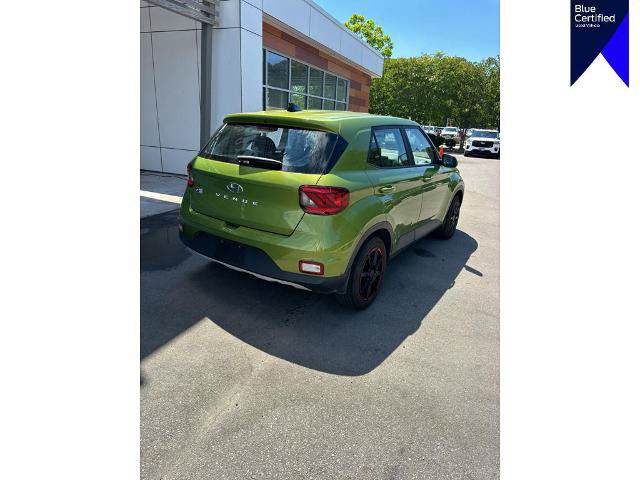 Used 2020 Hyundai Venue SE FWD image 3