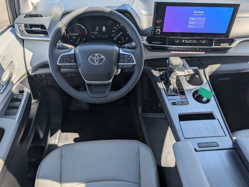 New 2026 Toyota Sienna XLE FWD image 26