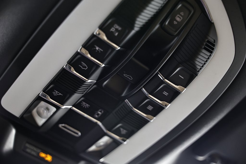 Certified 2020 Porsche Macan S image 42