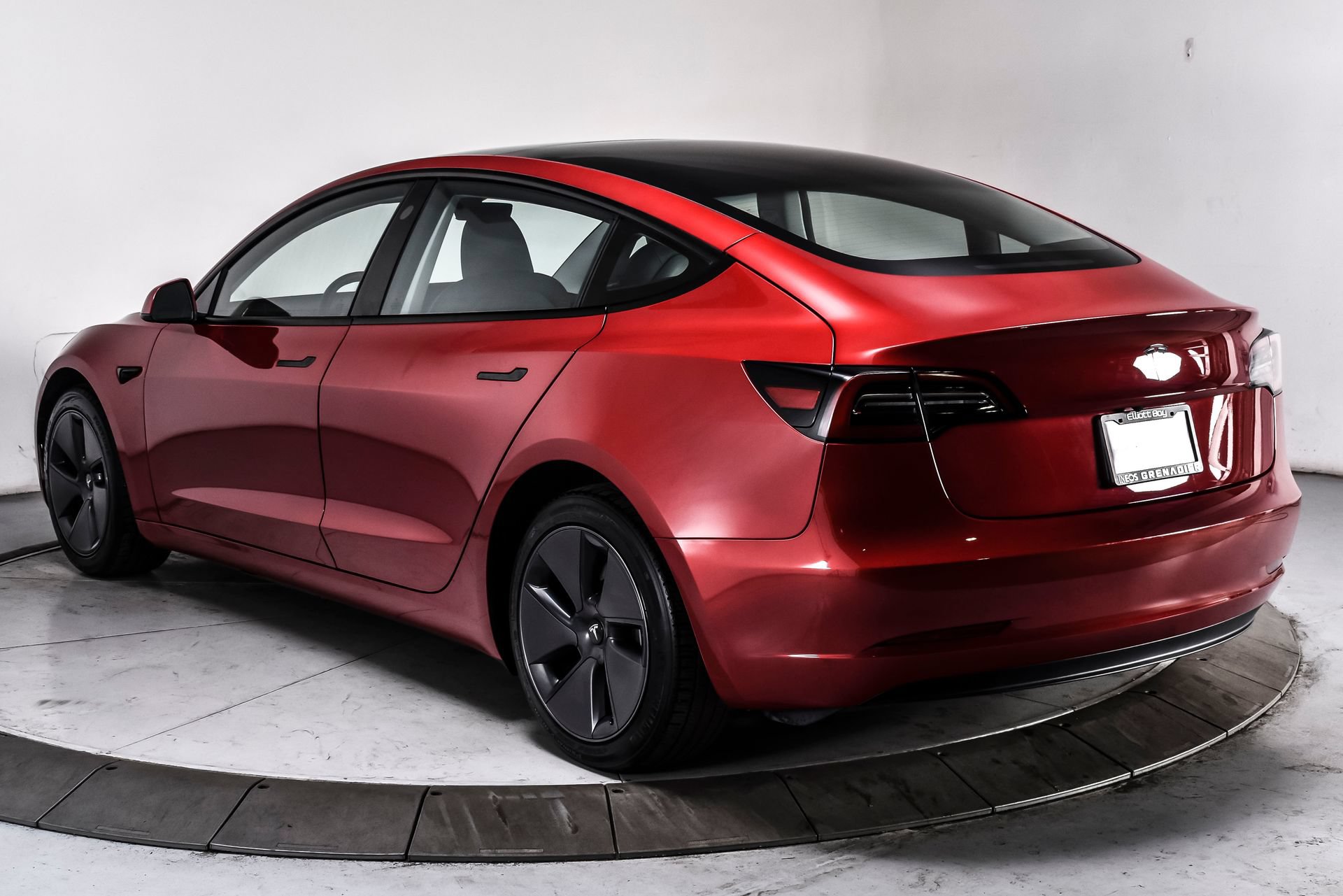 Used 2023 Tesla Model 3 Standard Range RWD image 5