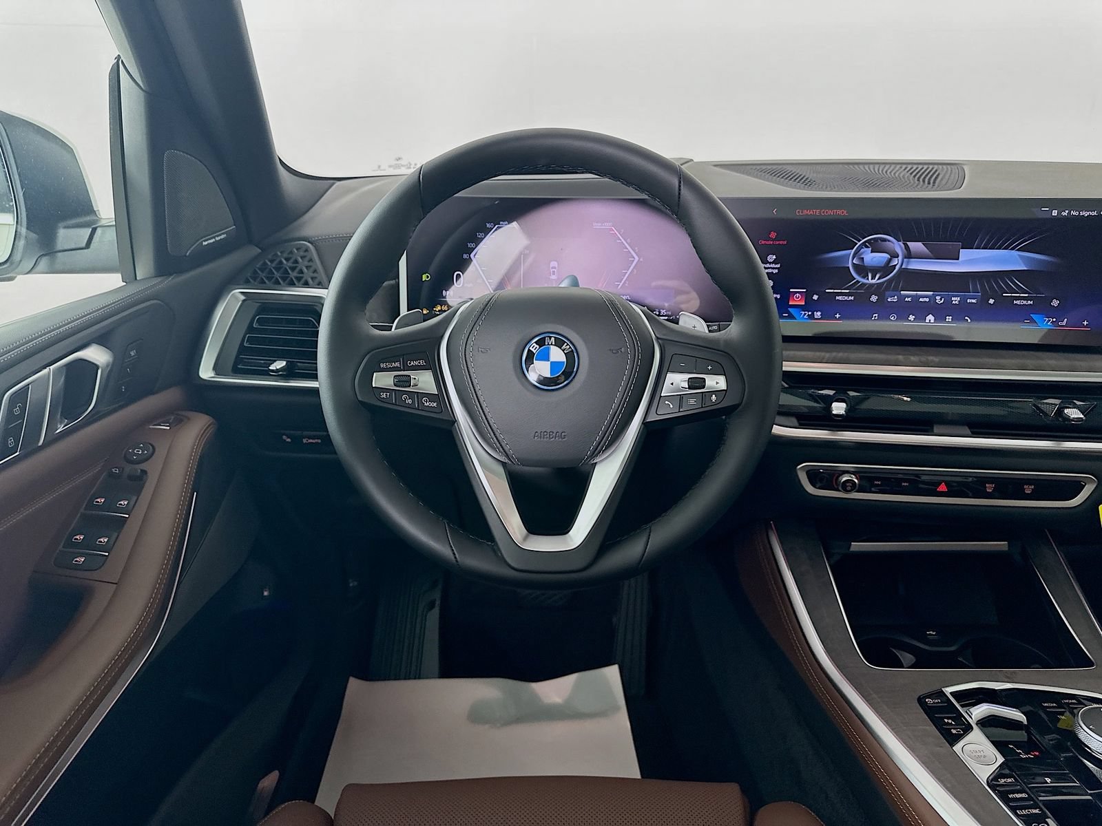 New 2026 BMW X5 xDrive50e w/ Premium Package AWD/4WD image 15