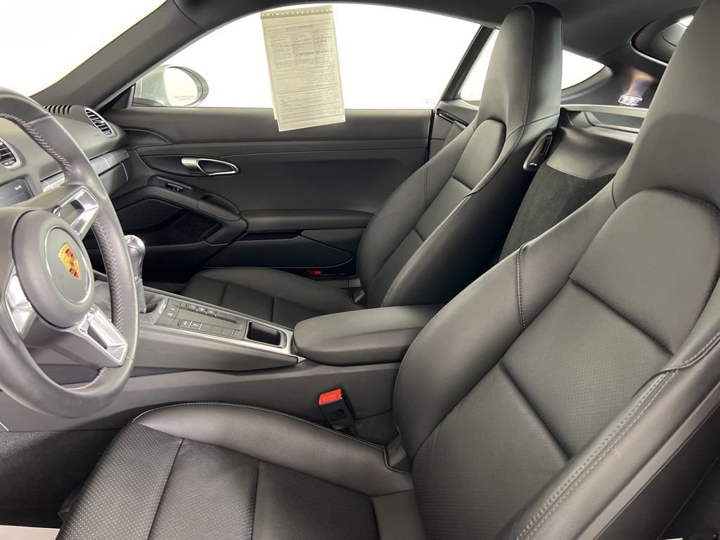 Used 2019 Porsche 718 Cayman RWD image 2