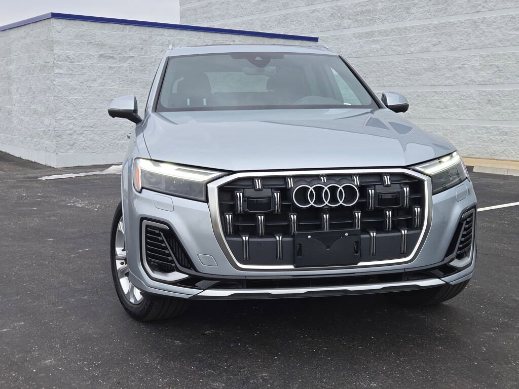 Used 2025 Audi Q7 3.0T Premium Plus image 4