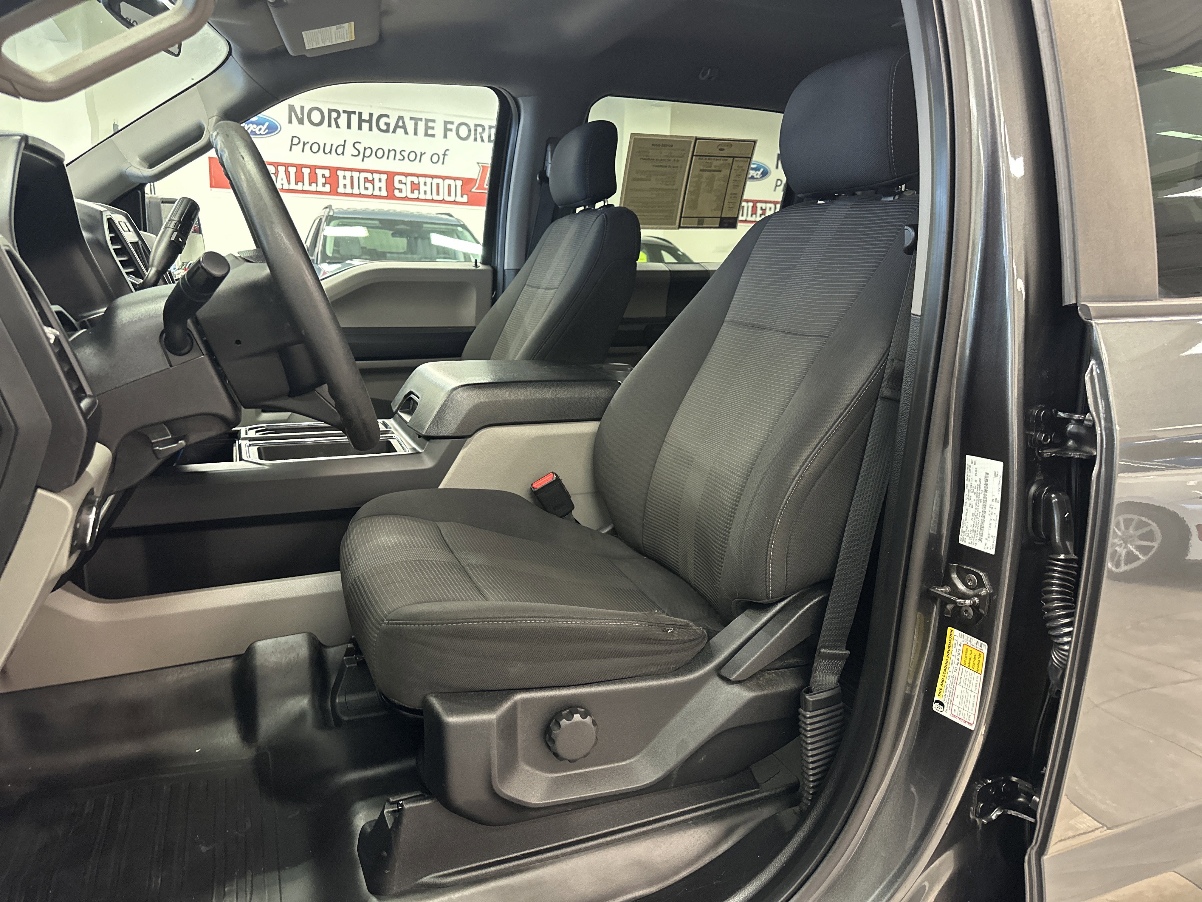 Used 2017 Ford F150 XL w/ Equipment Group 101A Mid image 4