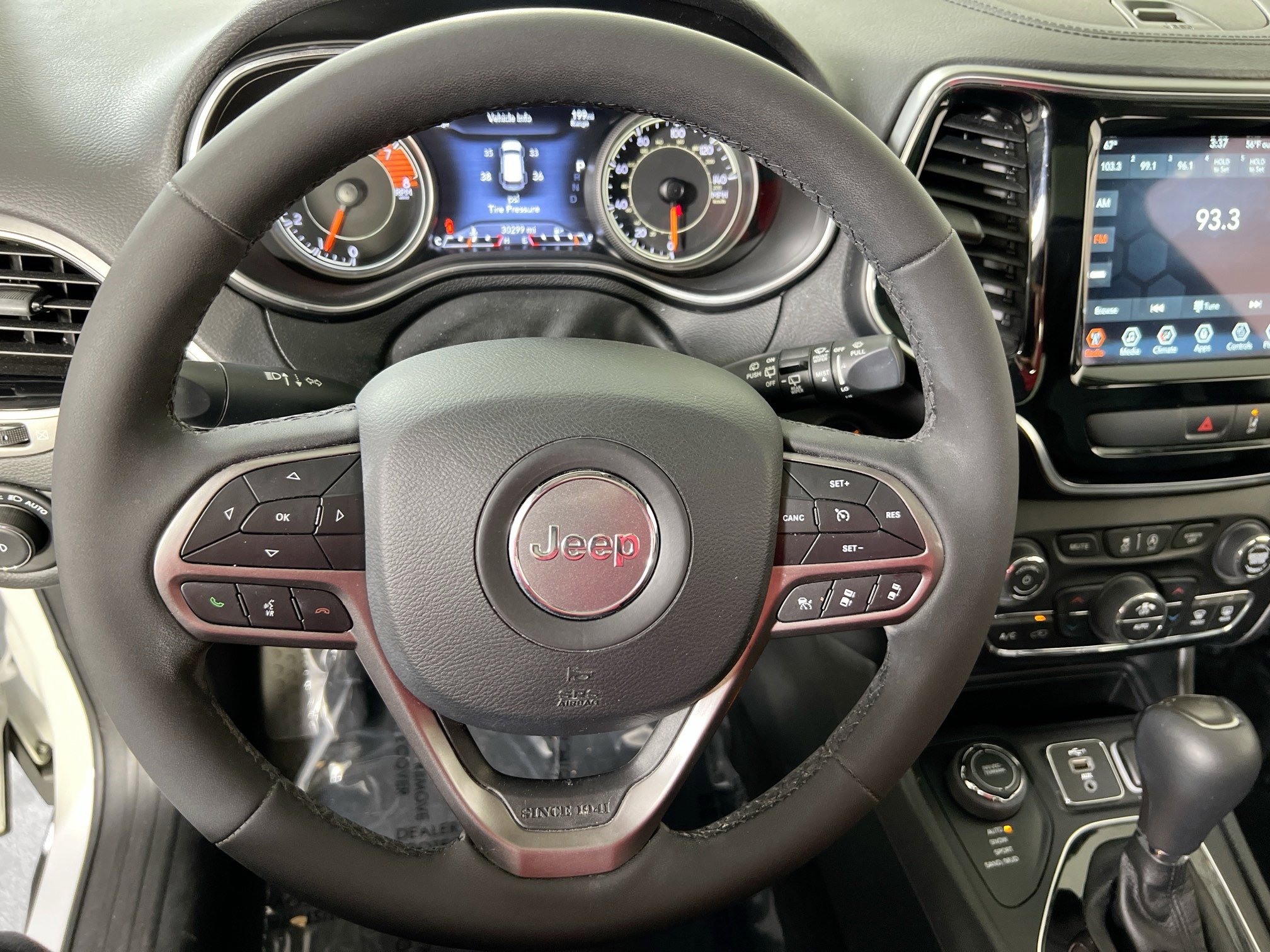Used 2022 Jeep Cherokee Limited AWD/4WD image 11