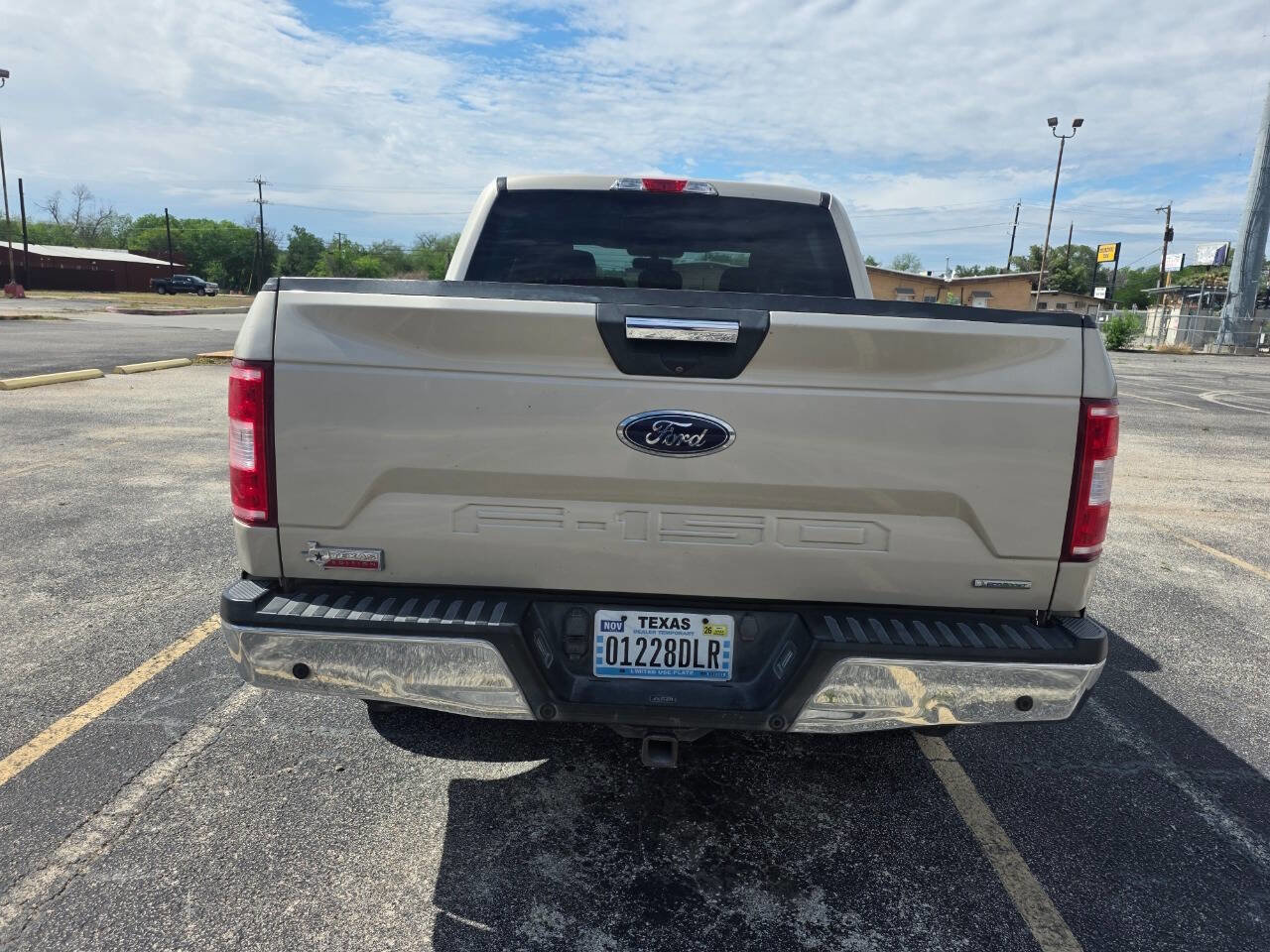 Used 2018 Ford F150 XLT w/ Equipment Group 302A Luxury image 4