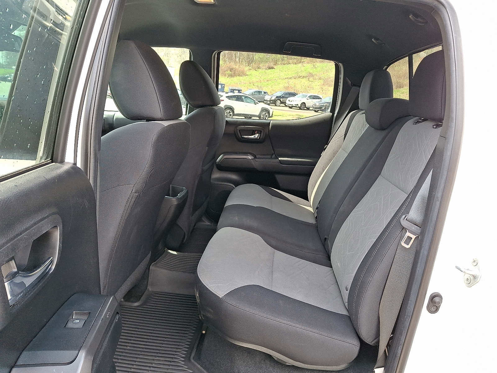 Used 2021 Toyota Tacoma TRD Sport w/ Technology Package image 10