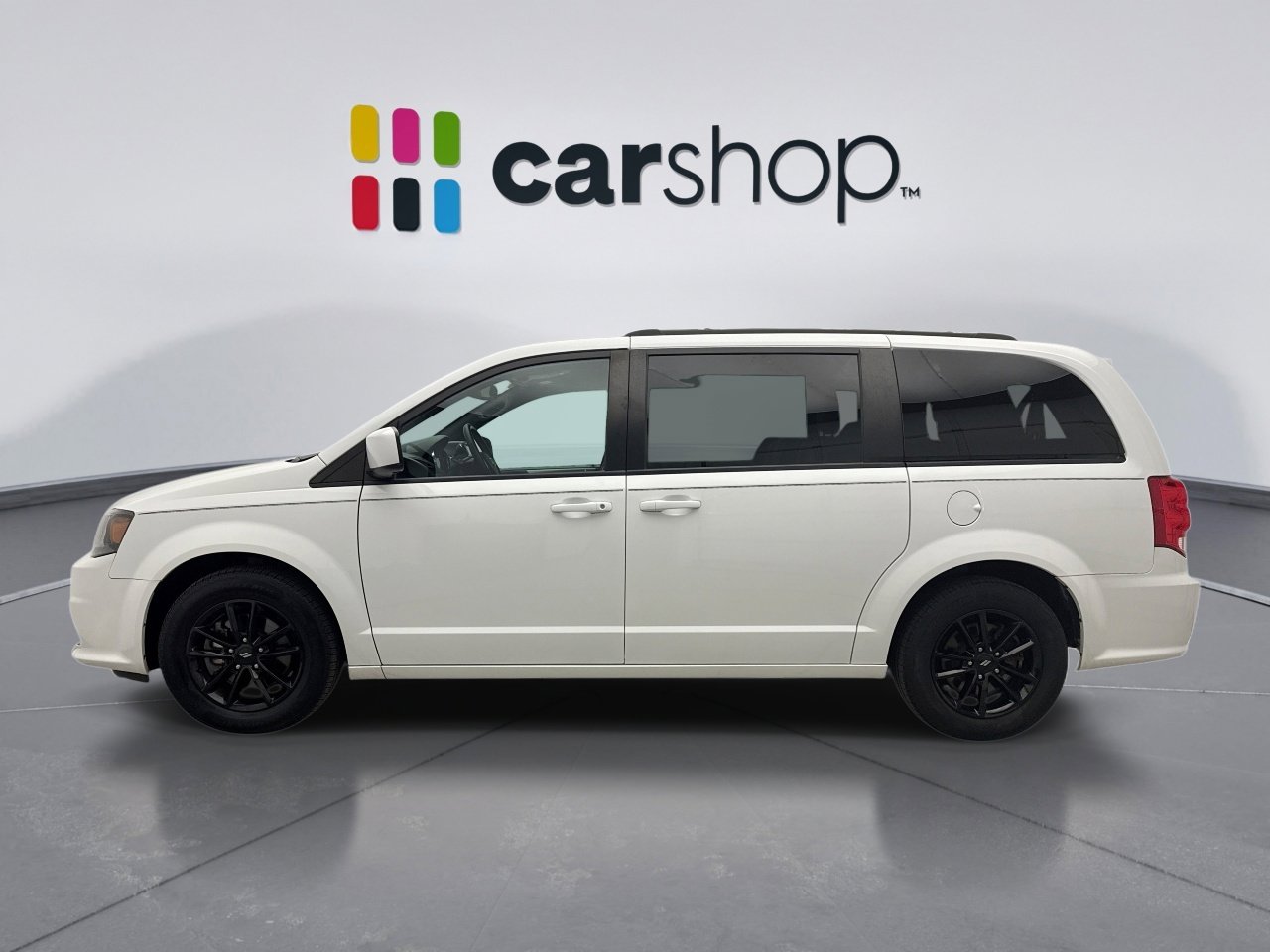 Used 2019 Dodge Grand Caravan GT image 2
