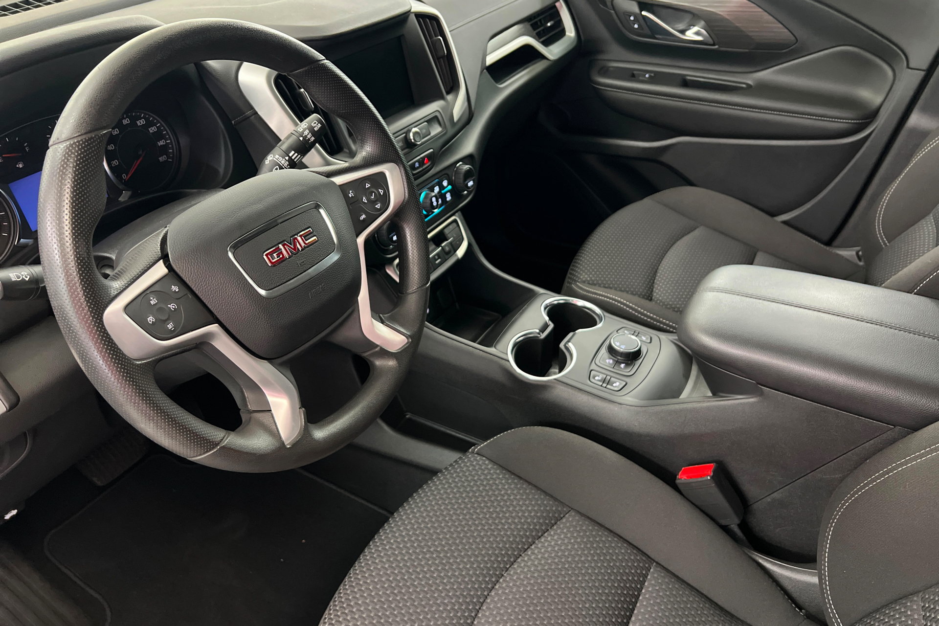 Used 2023 GMC Terrain SLE w/ Driver Convenience Package FWD image 16