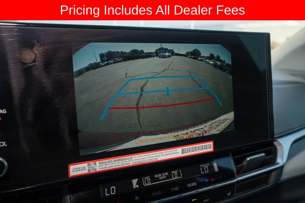 Used 2025 Toyota Sienna XLE FWD image 15