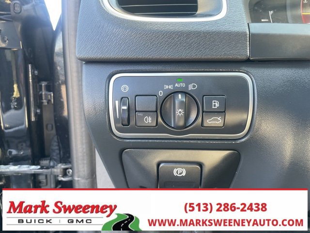 Used 2017 Volvo S60 T5 Inscription Platinum w/ Climate Package image 16