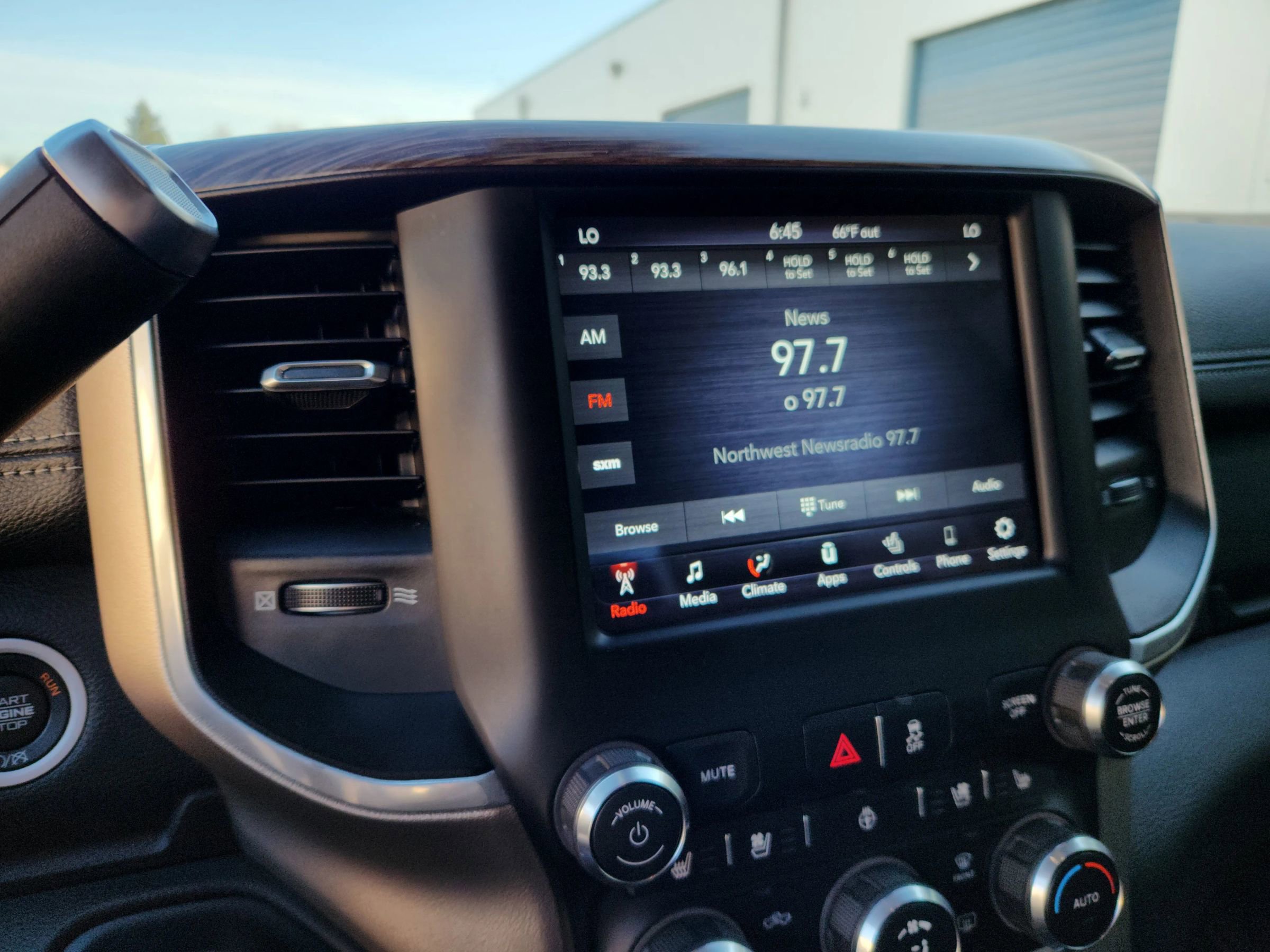 Used 2020 RAM 2500 Laramie AWD/4WD image 13