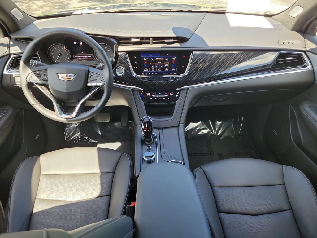 Used 2025 Cadillac XT6 Premium Luxury w/ Technology Package image 17