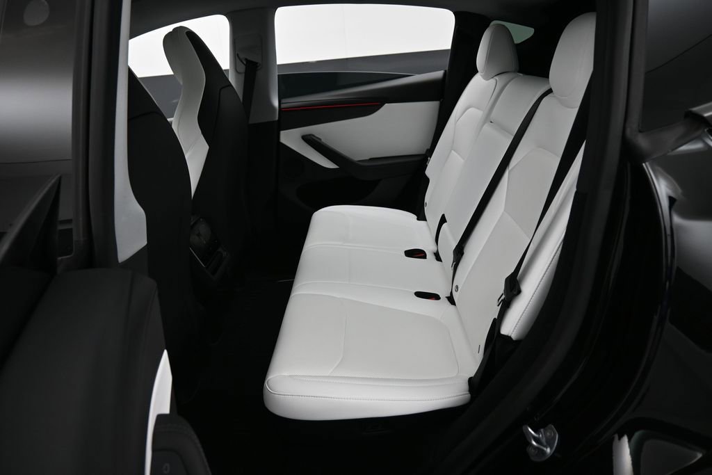 Used 2026 Tesla Model Y Performance AWD/4WD image 22