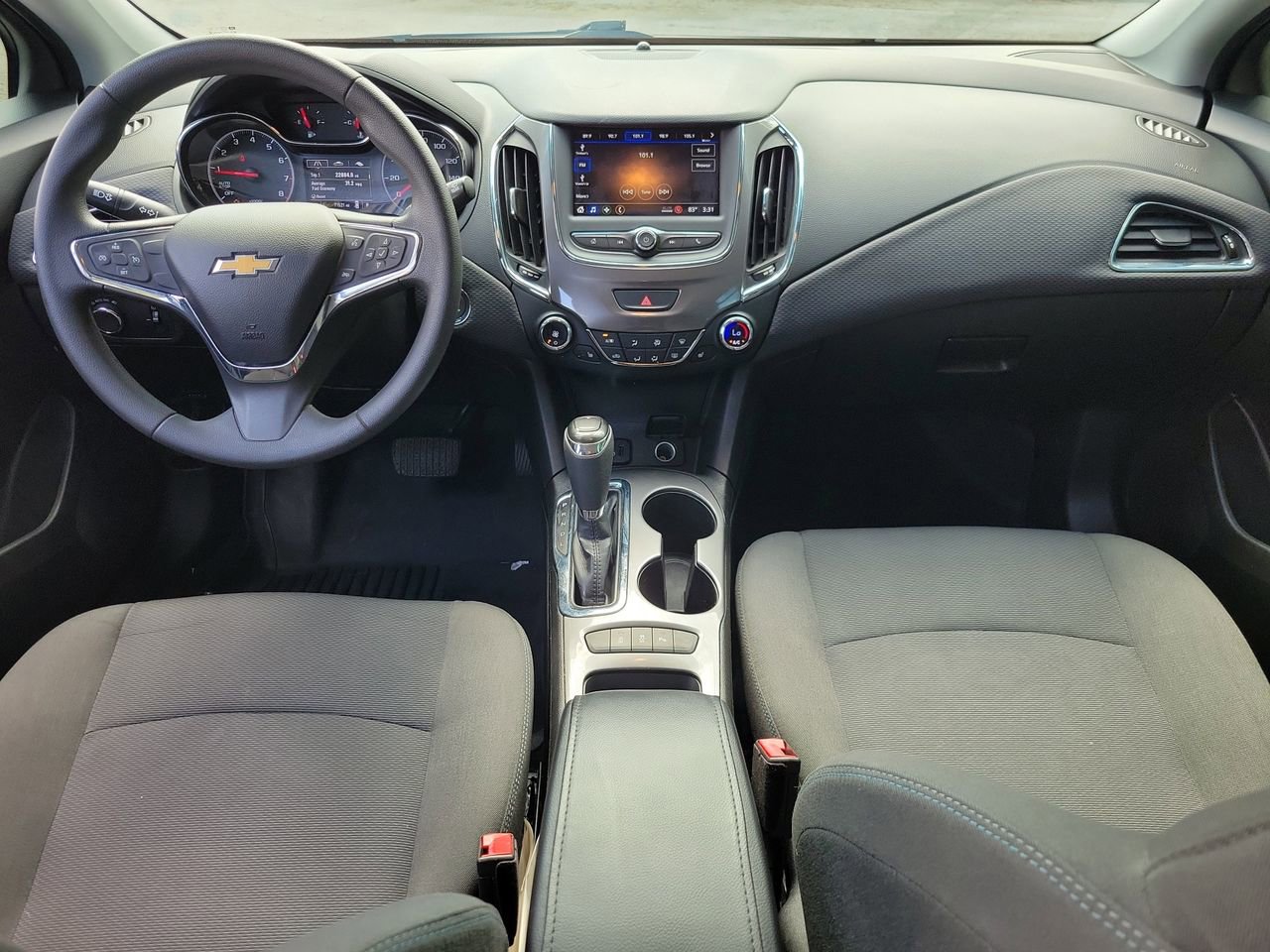 Used 2019 Chevrolet Cruze LT w/ Convenience Package image 11