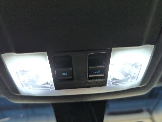 Used 2014 Ford Taurus SEL w/ Equipment Group 201A FWD image 26