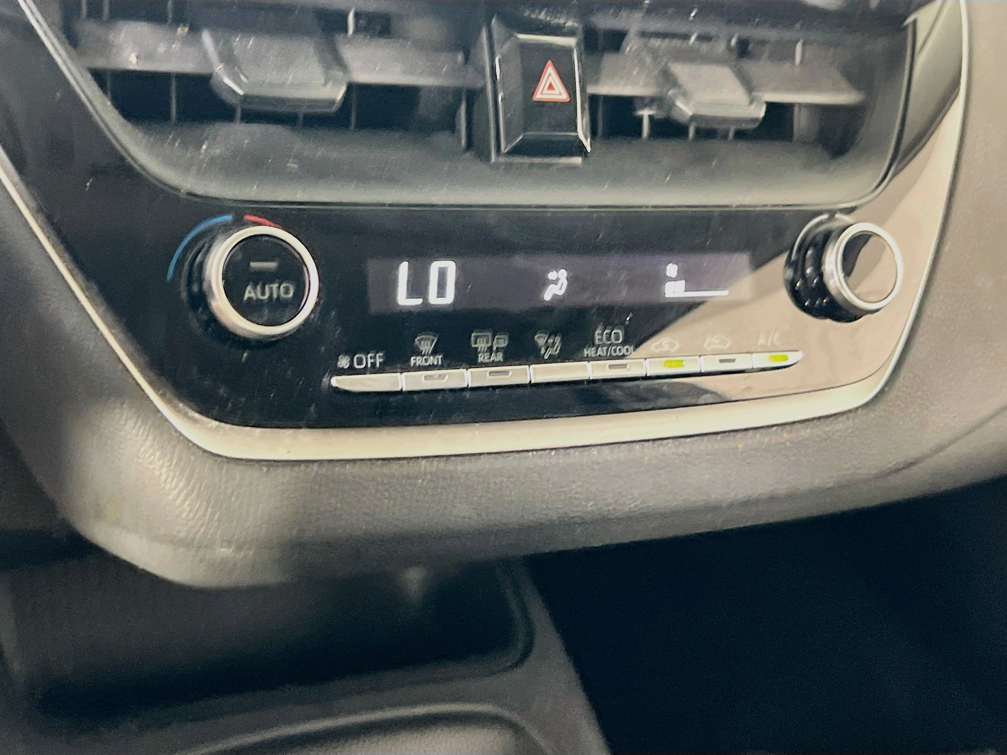 Used 2020 Toyota Corolla LE FWD image 15