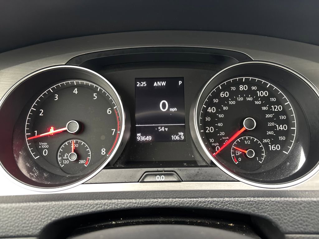 Used 2016 Volkswagen Golf SE image 22