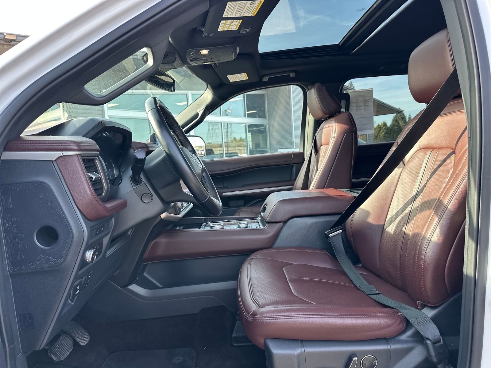 Used 2022 Ford Expedition Max Limited image 11