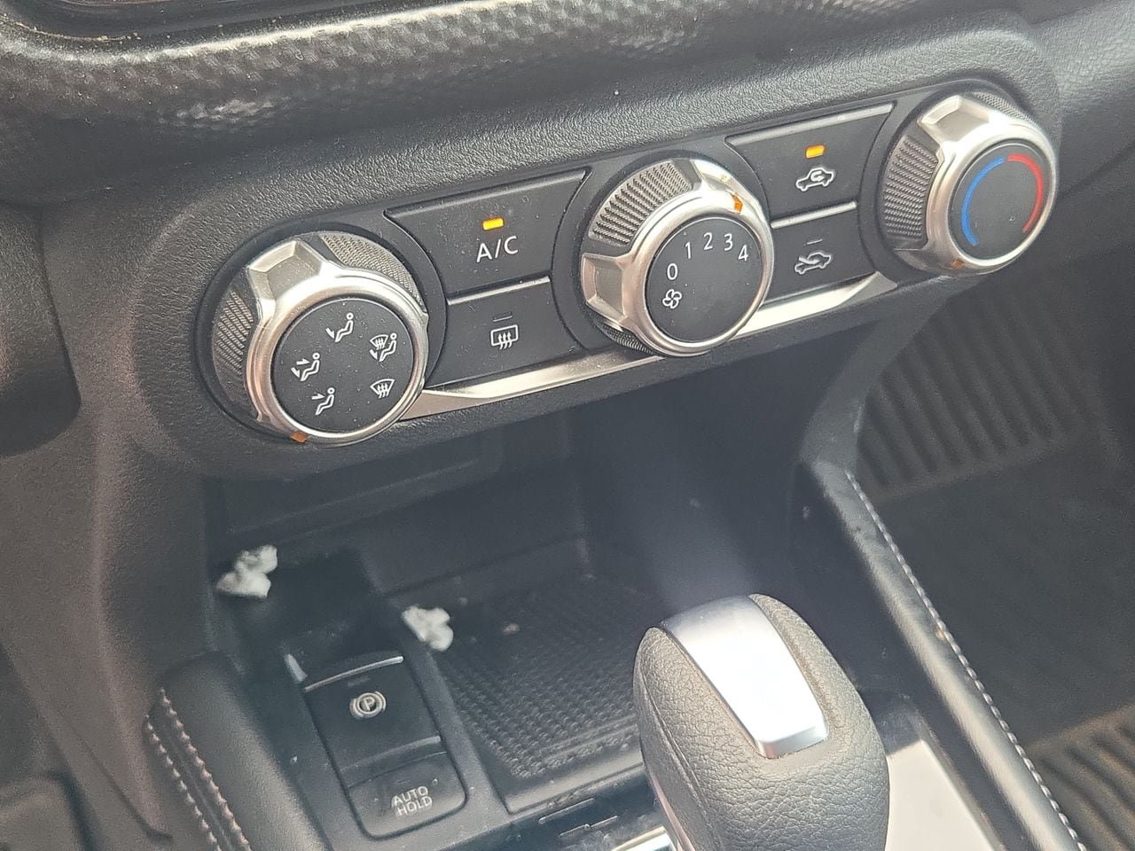 Certified 2024 Nissan Kicks SV FWD image 13