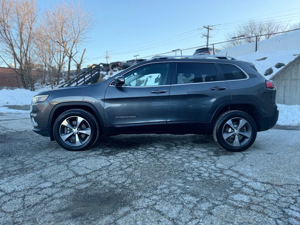 Used 2019 Jeep Cherokee Limited w/ Luxury Group image 3