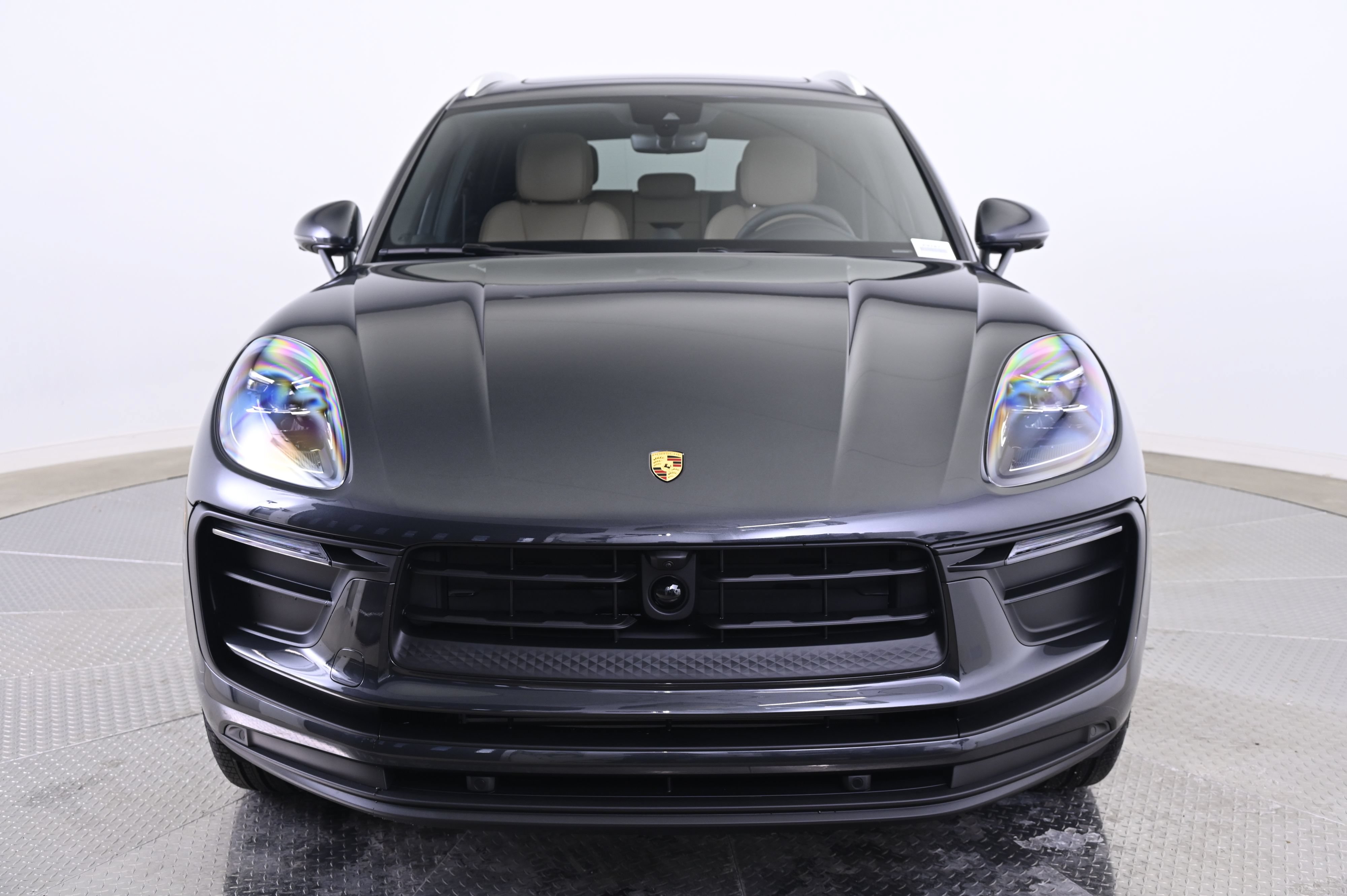 Certified 2026 Porsche Macan AWD/4WD image 10