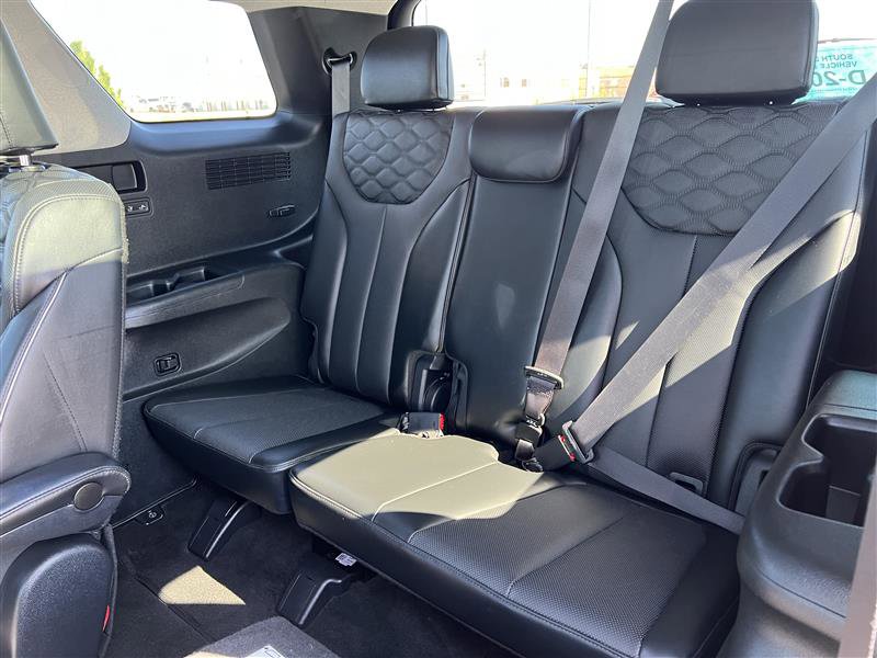 Used 2021 Hyundai Palisade Limited image 18