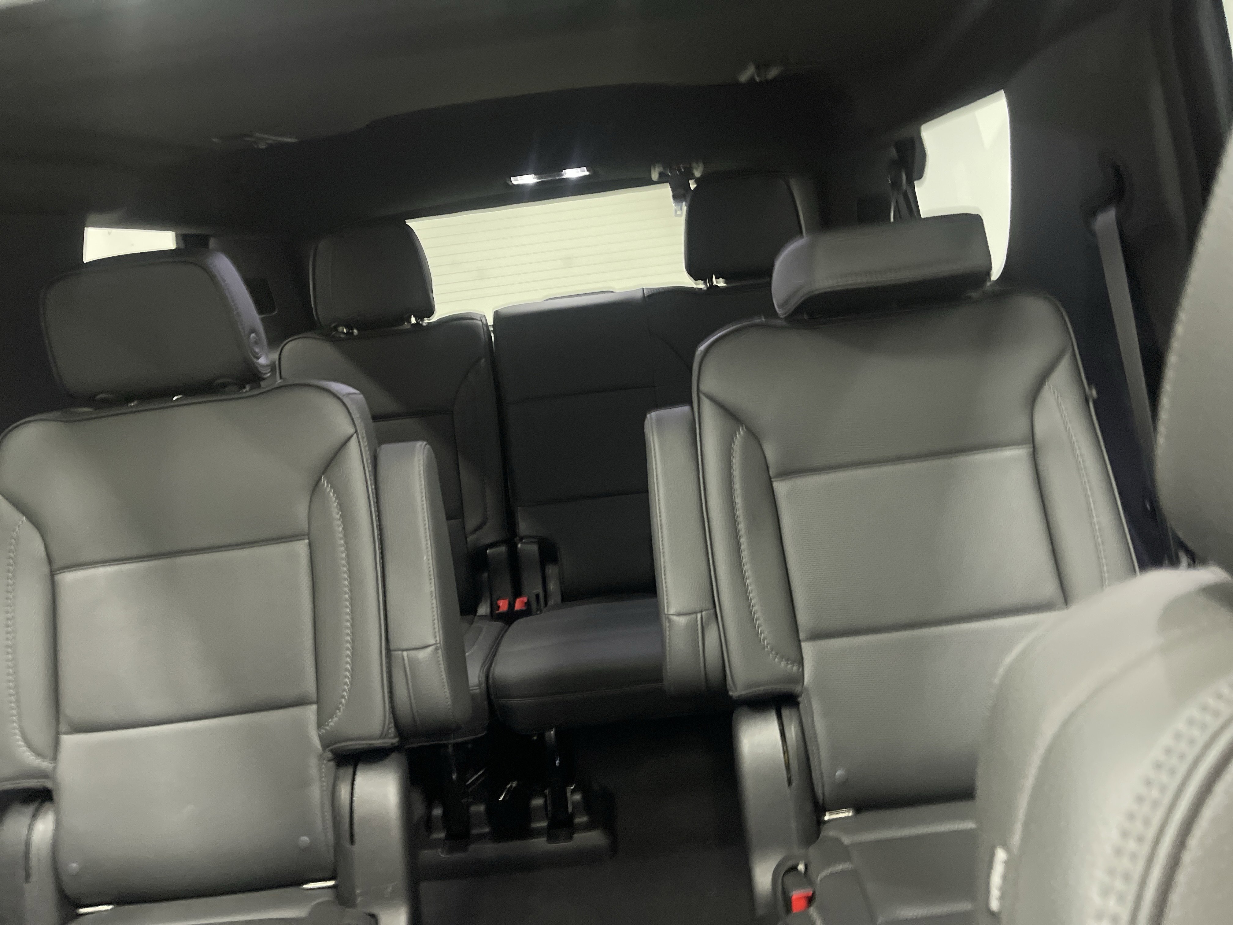 Used 2022 GMC Yukon Denali w/ Advanced Technology Package AWD/4WD image 7