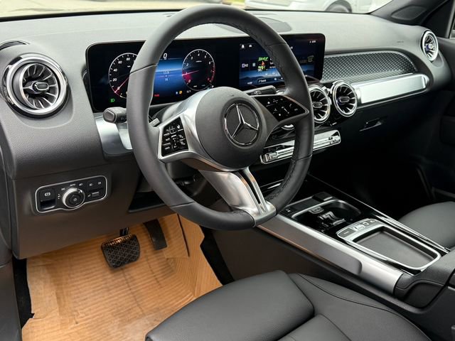 Used 2025 Mercedes-Benz GLB 250 4MATIC image 15