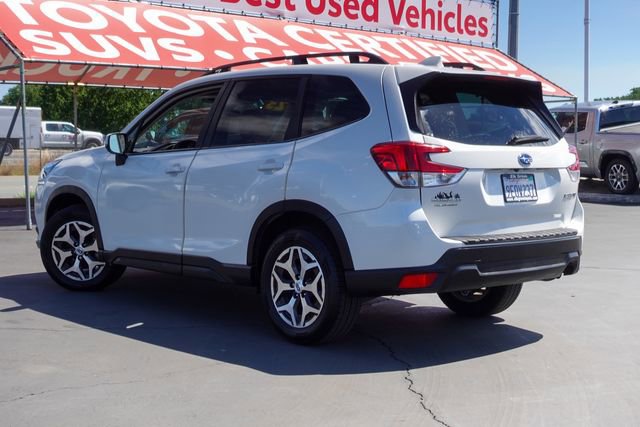 Used 2023 Subaru Forester Premium image 9