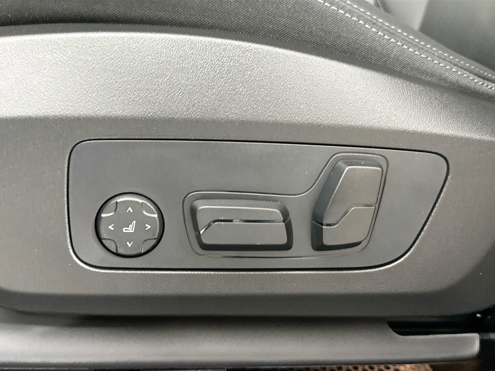 New 2026 BMW X1 xDrive28i w/ Technology Package image 18