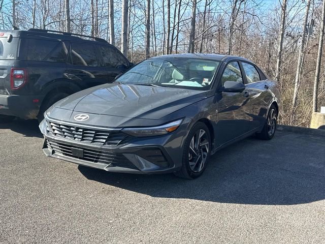 Used 2024 Hyundai Elantra Limited image 10