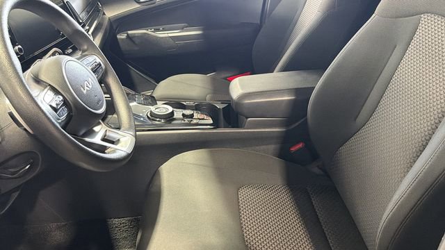 Used 2023 Kia Sportage LX FWD image 25