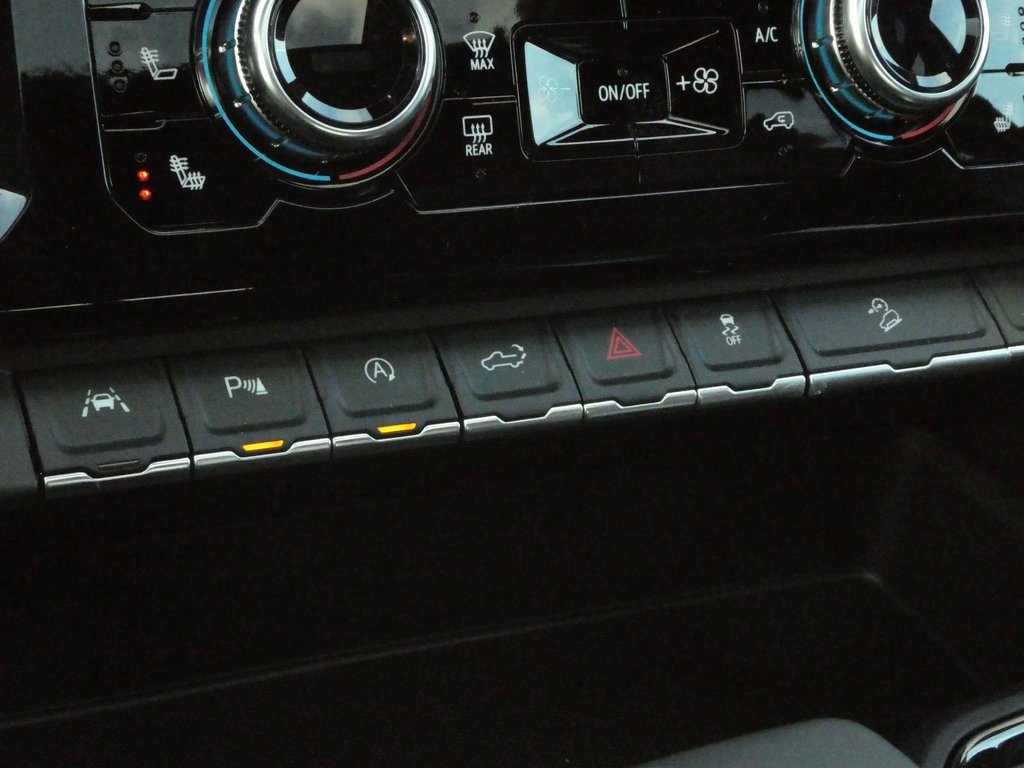 New 2026 GMC Sierra 1500 AT4 w/ AT4 Premium Package image 15