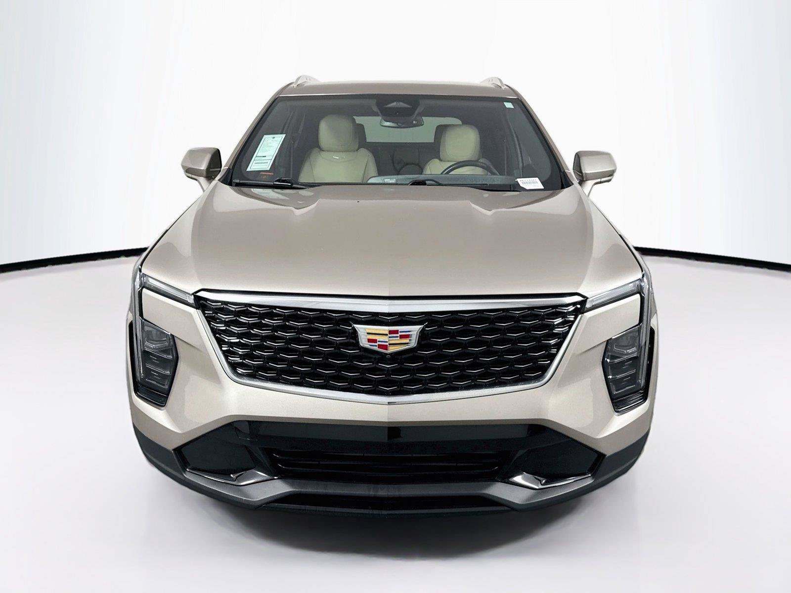 Used 2025 Cadillac XT4 Premium Luxury FWD image 8