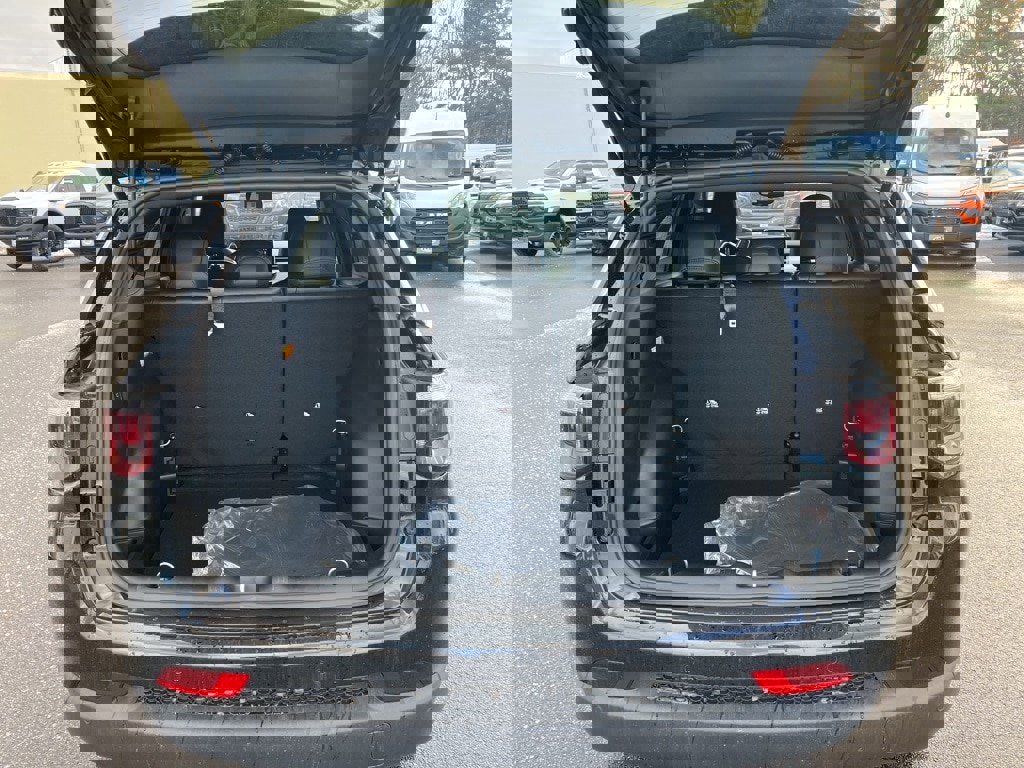 New 2026 Jeep Compass Limited image 17