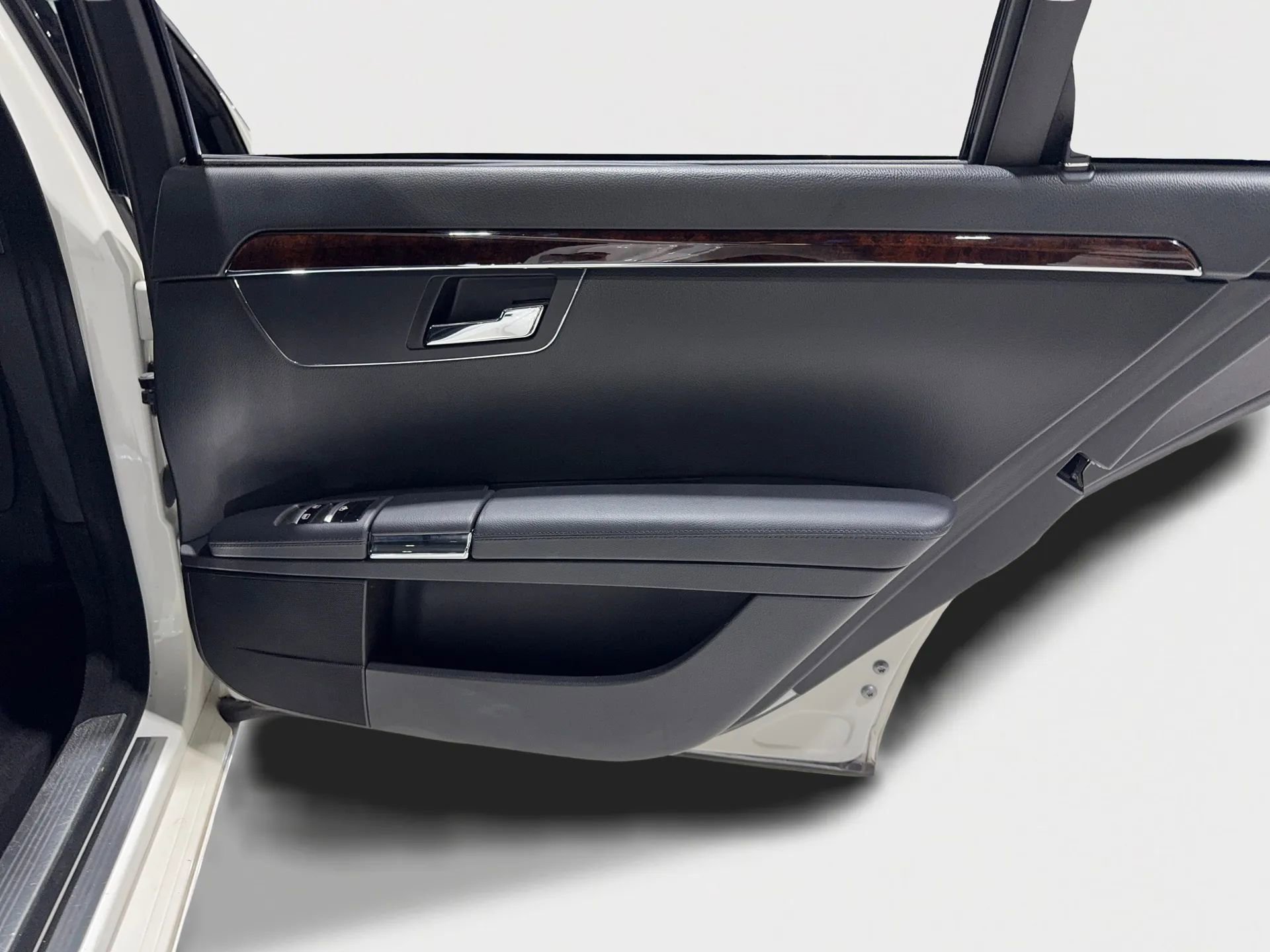 Used 2013 Mercedes-Benz S 550 image 22