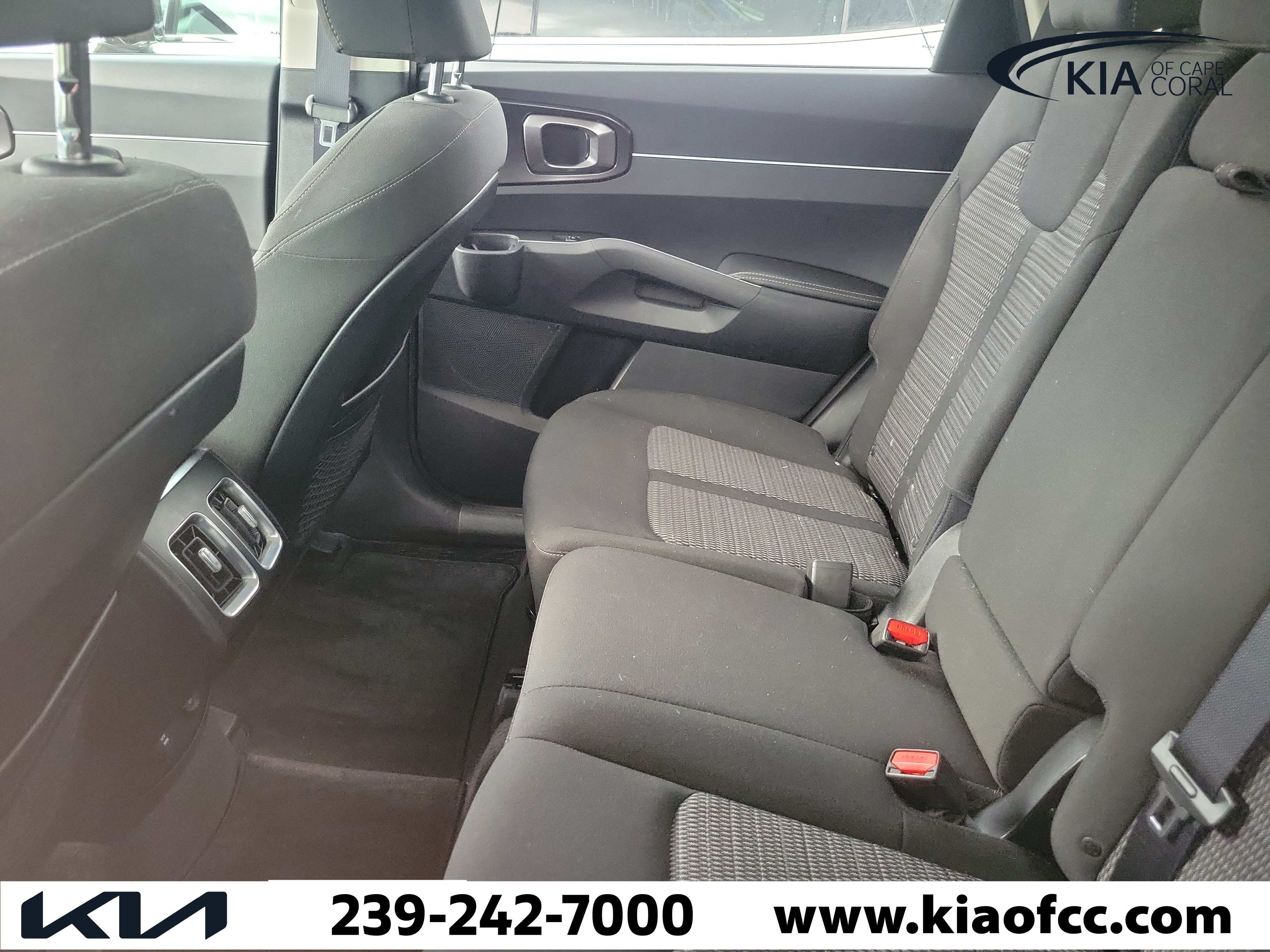 Used 2023 Kia Sorento LX FWD image 11