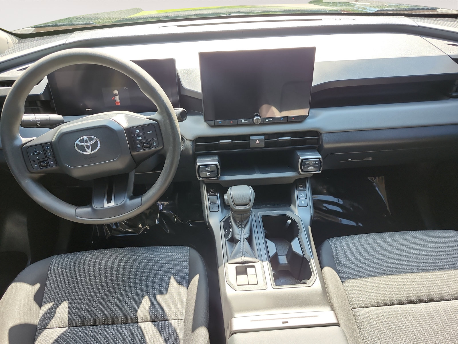 Used 2026 Toyota RAV4 LE AWD/4WD image 12