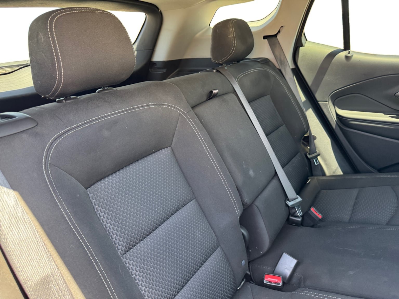 Used 2024 GMC Terrain SLE w/ Driver Convenience Package FWD image 18