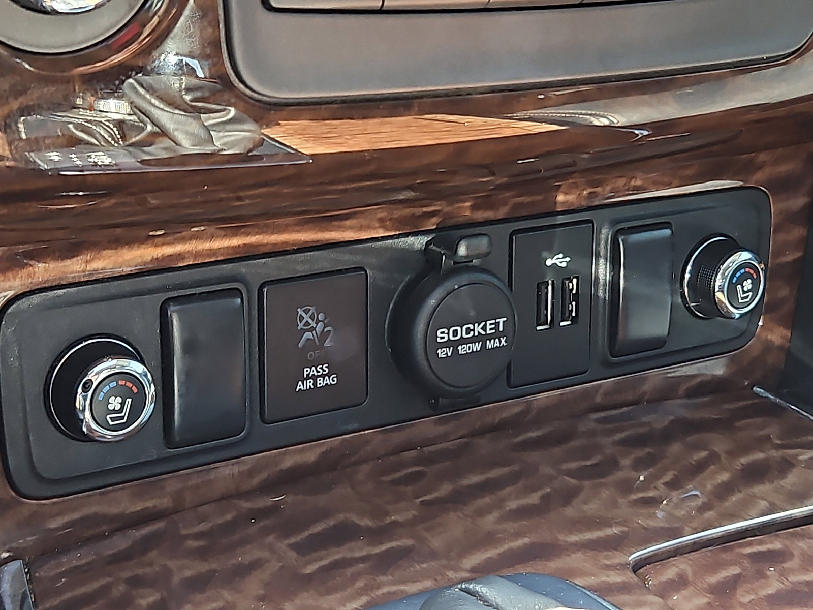 Used 2018 Nissan Armada Platinum w/ Captain Seat Package AWD/4WD image 26