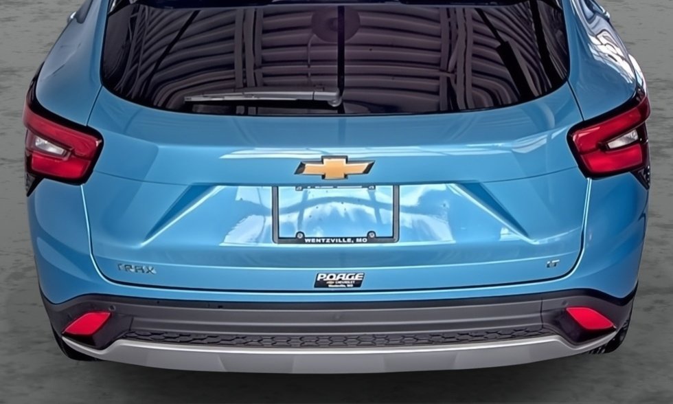 Used 2025 Chevrolet Trax LT w/ Driver Confidence Package image 12