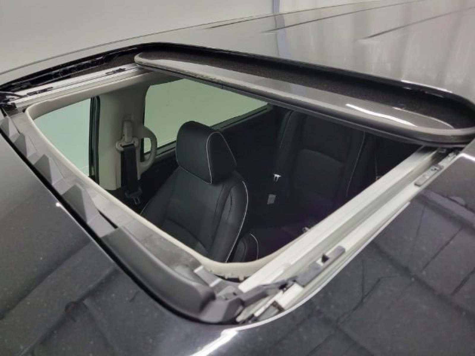 New 2026 Honda Odyssey Touring image 3