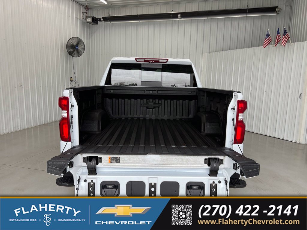 Used 2026 Chevrolet Silverado 1500 High Country AWD/4WD image 21