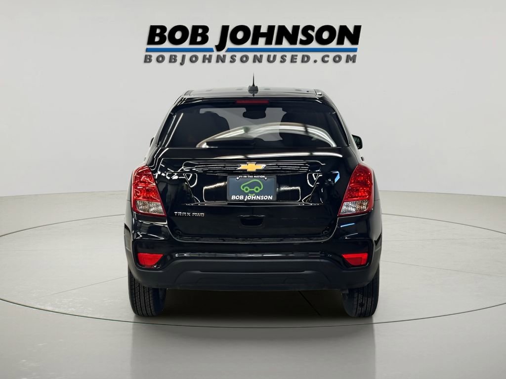 Certified 2022 Chevrolet Trax LS w/ Tint and Cruise Package image 9