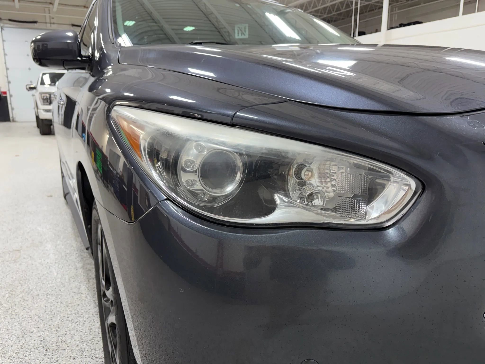 Used 2013 INFINITI JX35 AWD w/ Premium Pkg image 6