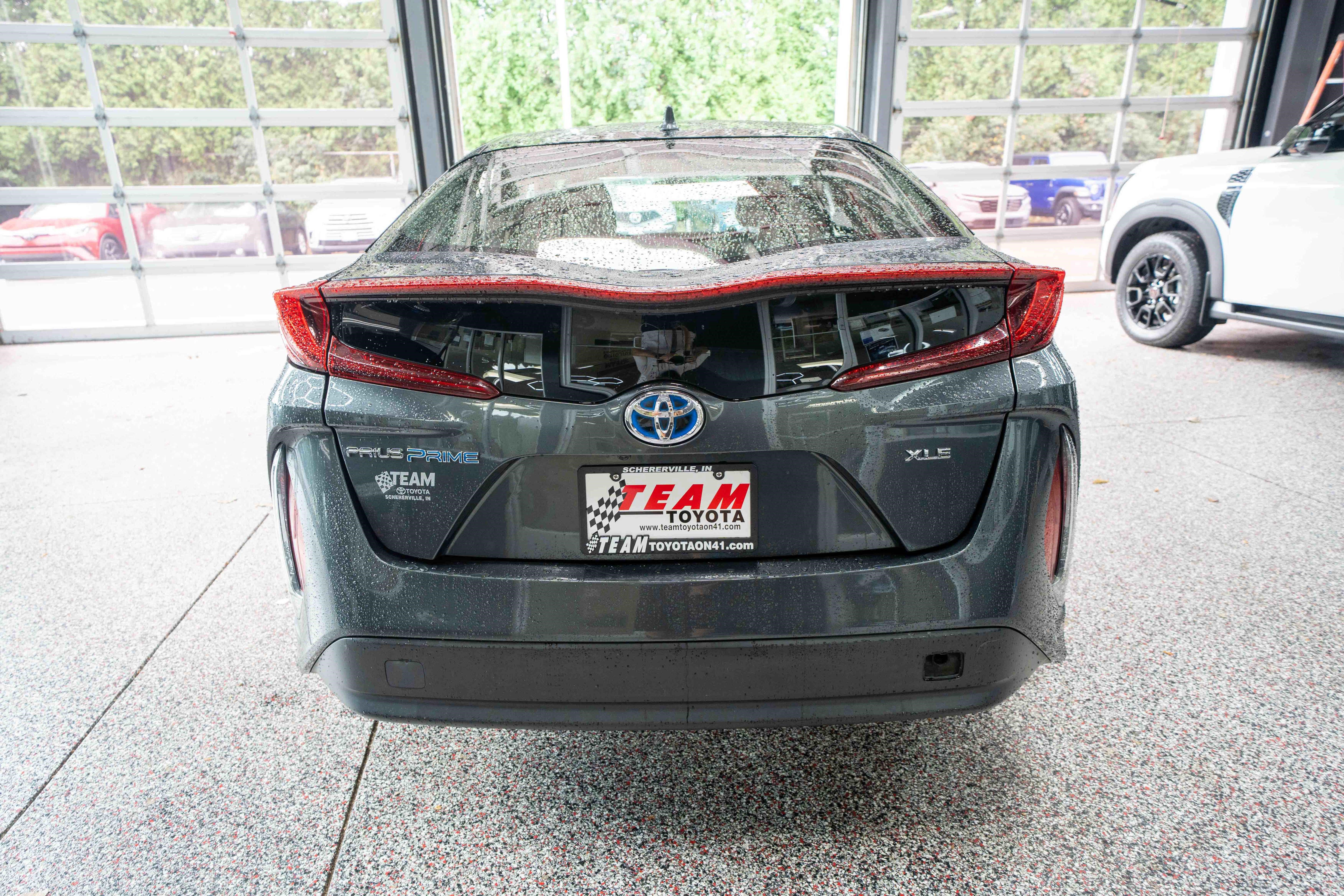 Used 2020 Toyota Prius Prime XLE FWD image 3