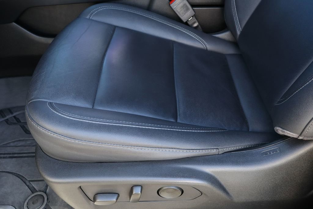 Used 2023 Chevrolet Suburban Z71 w/ Luxury Package image 21