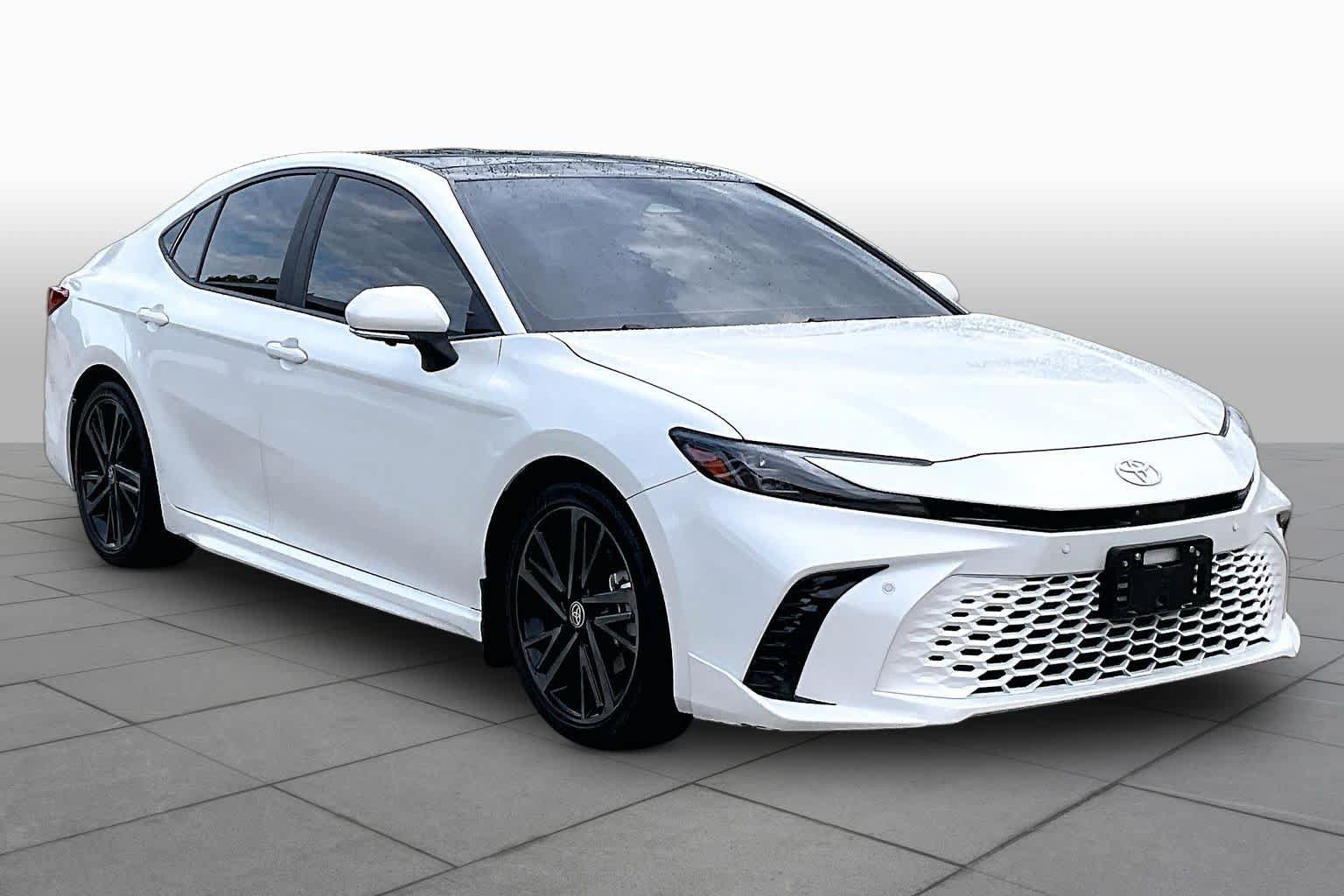 Used 2025 Toyota Camry XSE w/ Premium Plus Package FWD image 3